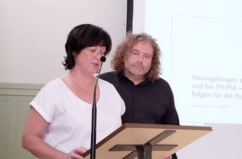 Sprembergs Bürgermeisterin Christine Herntier und der Weißwasseraner Bürgermeister Torsten Pötzsch.