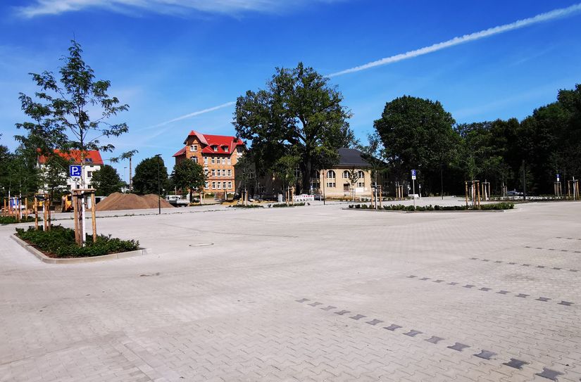 Der neue Parkplatz bietet über 100 Stellplätze.