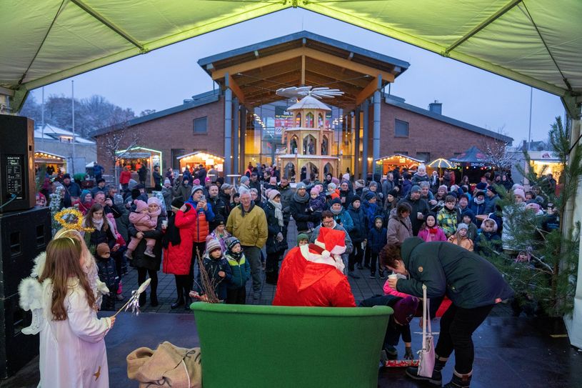 Auf dem Falkenberger Weihnachtsmarkt herrscht traditionell großer Andrang.