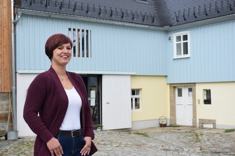 Die Gastgeberin Anja Haschke freut sich über jeden Gast, der seinen Homeoffice-Platz in das Gutshof Schirgiswalde verlegt. Foto: Sandro Paufler