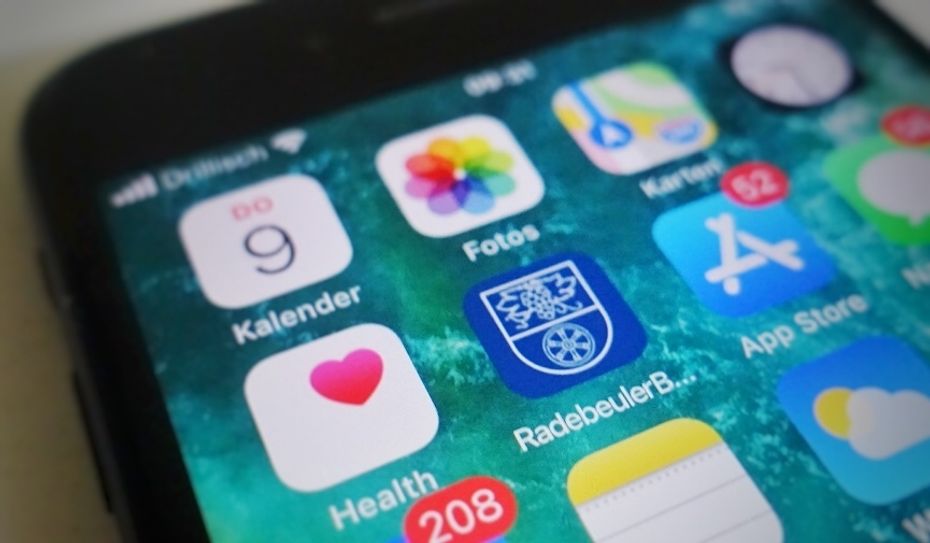 Die Radebeuler Bürger-App ist seit Mai 2021 erhältlich und wurde nun um einige Funktionen erweitert. Foto: Schramm