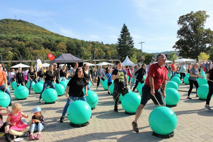 Einer der vielen sportlichen Höhepunkte: Drums Alive bringt 100 Aktive zum Schwitzen. Foto: U.Nelles