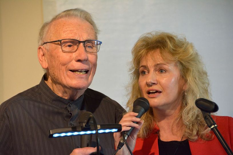 Im Duett mit Ines Krüger sang Lothar Gläsel die »Sächsische Loreley«. Foto: Peter Noack