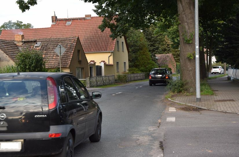 Auf der Kühnichter Straße herrscht immer Verkehr. Das soll sich, wenn es nach den Anwohnern geht, endlich ändern.