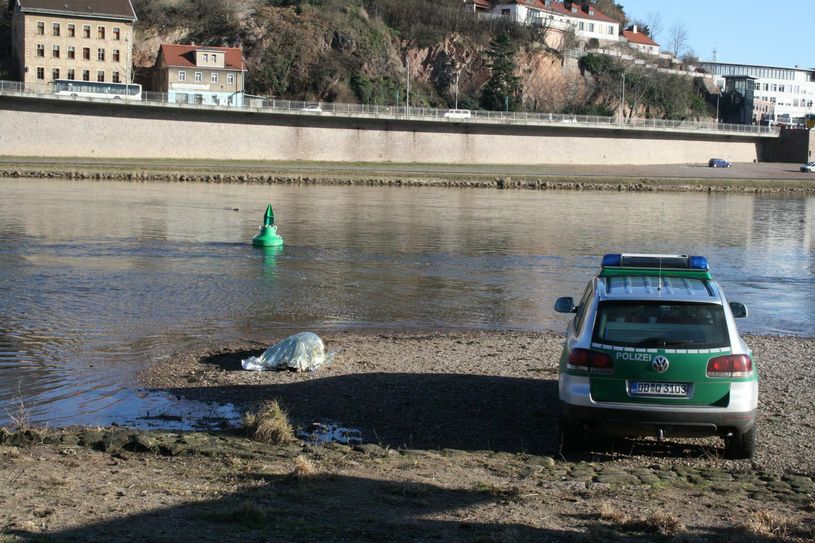 Der Tote wurde gegen 9 Uhr entdeckt. Fotos: Schramm