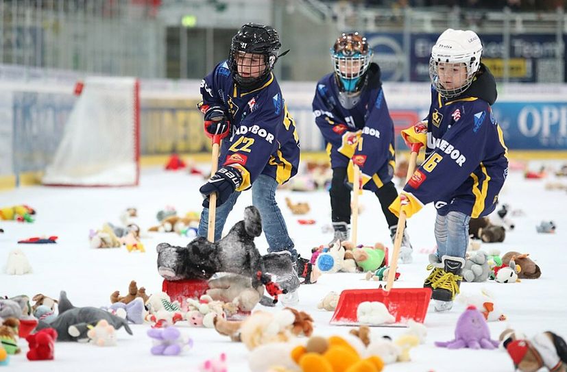 Nachwuchsspieltag und Teddy-Bear-Toss im Fuchsbau.