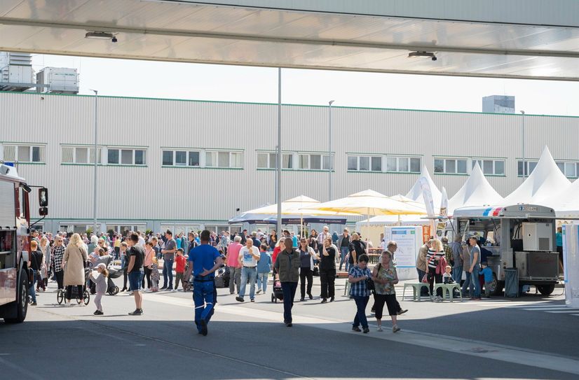 Tolles Wetter und ein vielfältiges Angebot lockte tausende Besucher zum Festival der Papierindustrie in Schwarze Pumpe an.