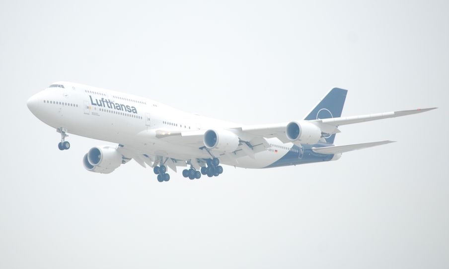 Heute über Dresden: Lufthansa mit neuer Lackierung. Fotos: Schiller