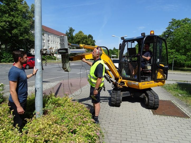 Roy Mutscher, VBH und Mitarbeiter der Firma Roch Services GmbH bei der Standsicherheitsprüfung in der Bautzener Allee, Foto VBH