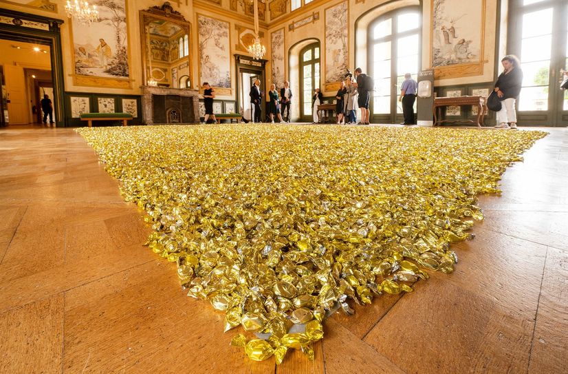 Der riesige »Bonbon-Teppich« im Hauptsaal.