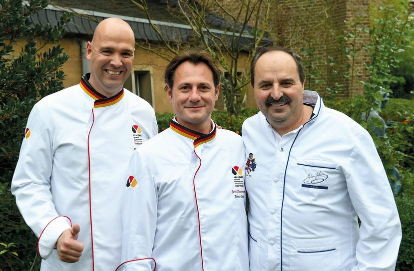 Tino Gierig (mitte) ist einer von 13 Brotsommeliers weltweit.