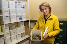 Susanne Leber, die Vorsitzende des Fördervereins des Arznei- und Gewürzpflanzengartens Burg e.V., freut sich, dass man in Dissen ein neues Domizil gefunden hat. Foto: jho