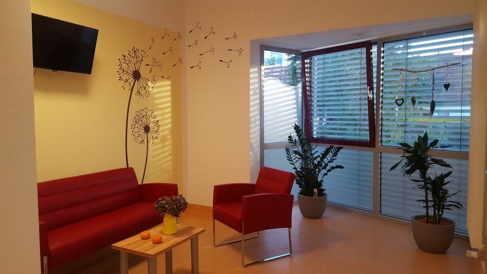 Die Palliativstation wurde 2018 eröffnet und ist so eingerichtet, dass, soweit das in einem Krankenhaus möglich ist, eine familiäre Atmosphäre und Geborgenheit entsteht. Foto: MGLG