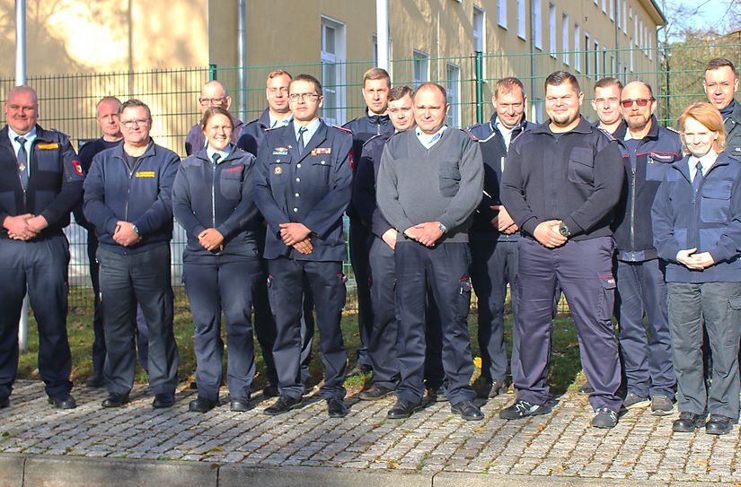 Gruppenfoto mit Lehrgangsleiterin Monika Wittstock von der LSTE (vorn rechts).