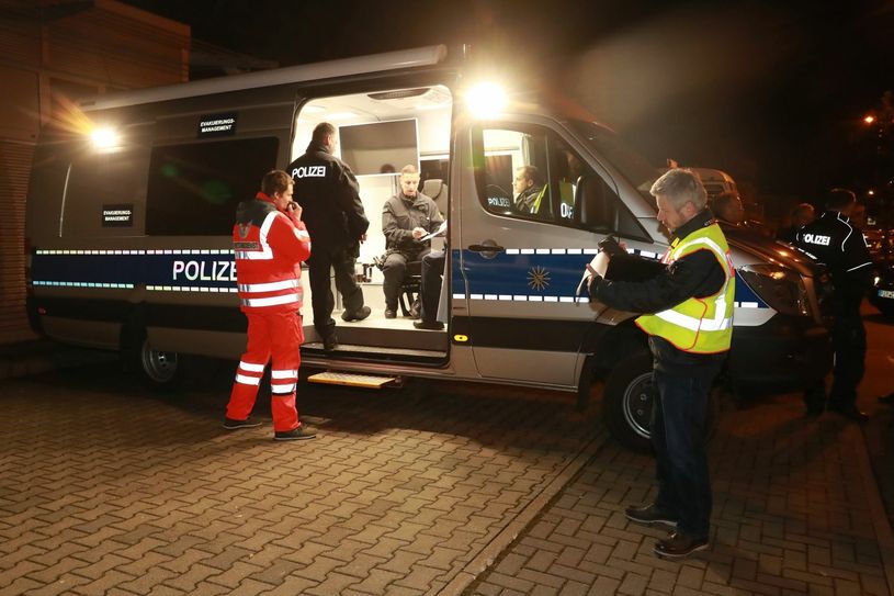Zahlreiche Beamten waren im Einsatz. Foto: Marko Förster
