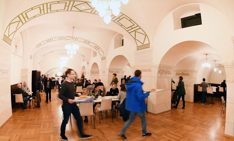 Seit 28. März ist der Ratskeller als Rathauskantine wieder eröffnet. Hier können nicht nur Rathausmitarbeiter essen, sondern alle Bürger.