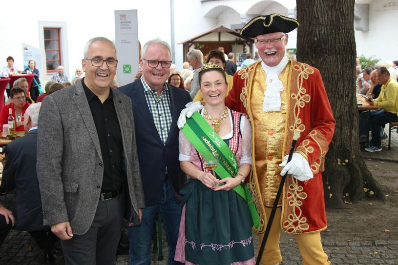 Bürgermeister Olaf Hausmann (Kirchhain), Lutz Kilian, Nicole Richter und Bodo Broszinski (Doberlug-Kirchhain).