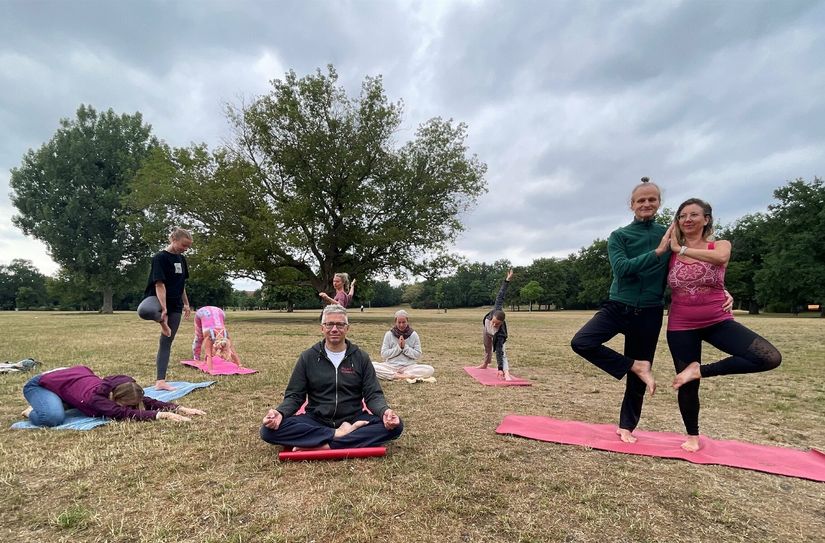 Neu im Programm des Palais Sommers: »Yoga im Alaunpark«.