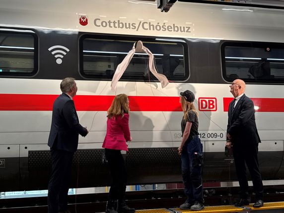 Rollender Botschafter für die Region: ICE 4 auf den Namen »Cottbus/Chosebuz« getauft