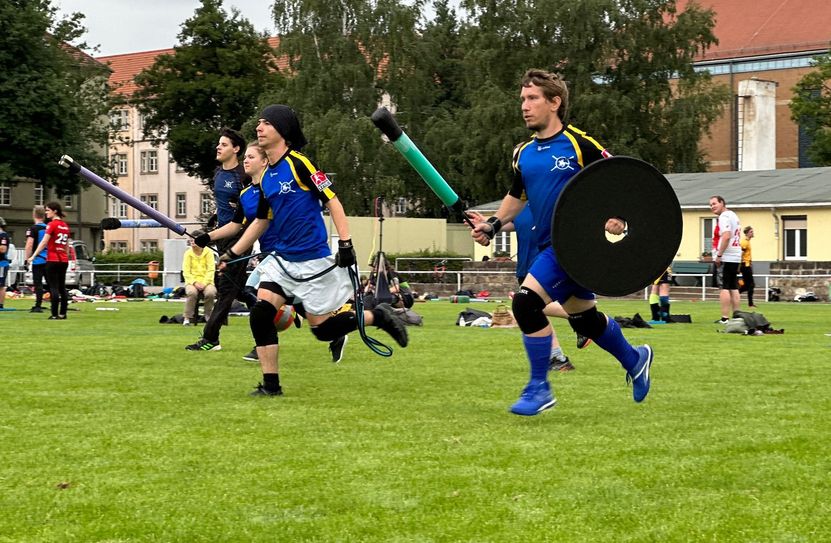 Auch wenn die Sportart grob anmutet, geht es zwischen den Spielern fair und umsichtig zu.