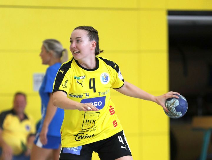 Julia Mauksch beim Strafwurf / Foto: HCR