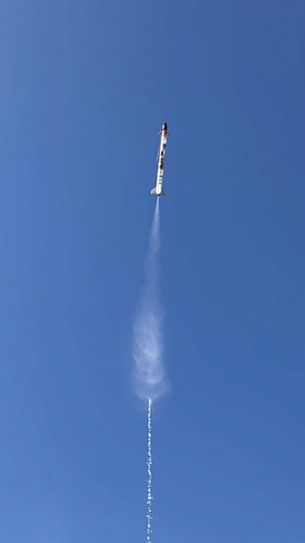 Eine Wasserrakete, die mit Gyroskop, Drucksensor und Mikrocontroller ausgestattet ist, war Gegenstand Arbeit von Moritz Erbe und Marvin Waldmann.