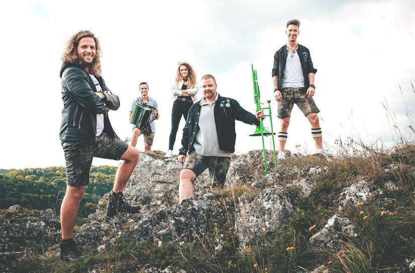 Zum ersten Oktoberfest auf der Bautzener Müllerwiese tritt die Partyband "Die Draufgänger" auf, die mit dem Hit "Cordula Grün" überregionale Bekanntheit erreichte.