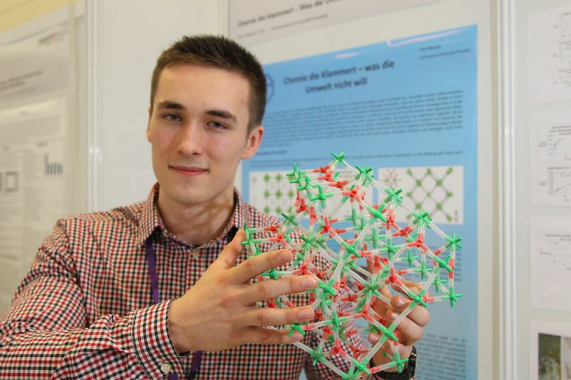 Felix Mende (19, Technische Universität Dresden): „Chemie die klammert – Was die Umwelt nicht will“.