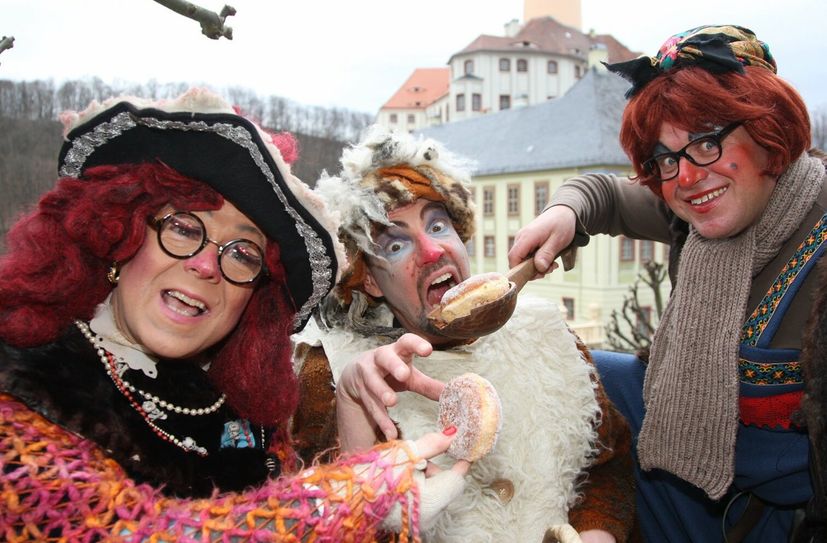 Der Halb-Bernhardiener und Halb-Faxenclown - dargestellt von Komödiant Thomas Schwalbe - entführt am Familien mit Kindern ab vier Jahren in eine märchenhafte Welt der Fantasie.