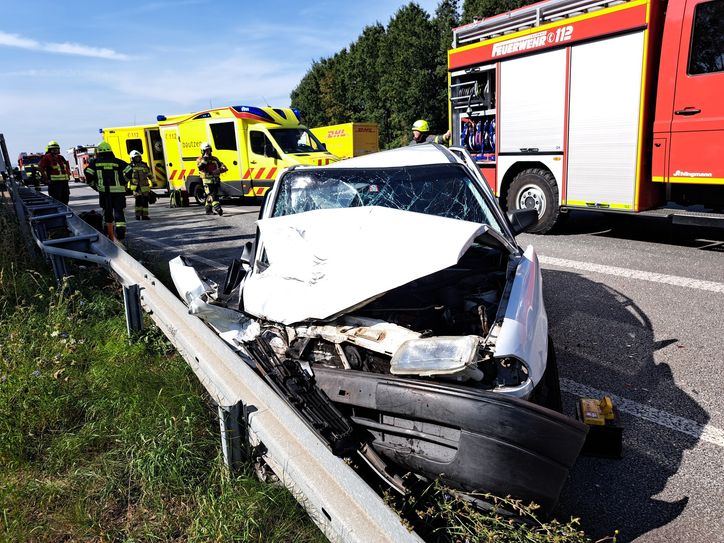 Ein beteiligtes Opfel-Fahrzeug wurde bei der Kollision schwer beschädigt.