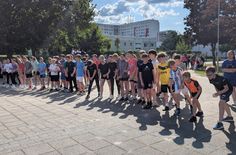 Die Foucault-Schüler liefen am Dienstag Runden für den guten Zweck.