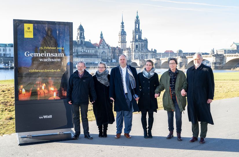 Rufen zur Menschenkette am 13. Februar auf: OB Dirk Hilbert, Dr. Ursula Staudinger (Rektorin TU Dresden), Pfarrer Albrecht Nollau, Christiane Mennicke-Schwarz, Maria Noth (GF Frauenkirchenstiftung) und Otto Stolberg-Stolberg.