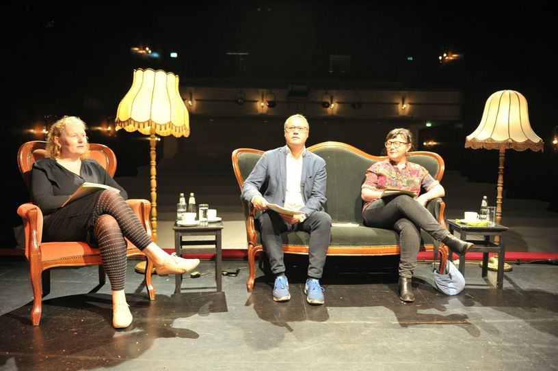Das ist das neue Team, das die Geschicke der neuen Bühne Senftenberg leiten. V.l. Karoline Felsmann (Chefdramaturgin, Daniel Ris (Intendant) und Elina Finkel (Hausregisseurin)
