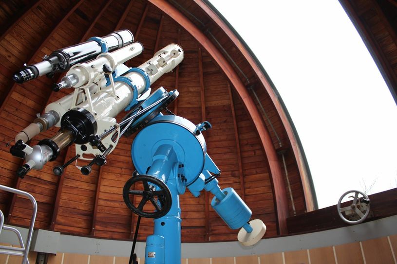 Dank neuer Antriebtechnik drehen sich die Kuppeln in der Bautzener Sternwarte jetzt wieder ohne Probleme. Foto: Keil