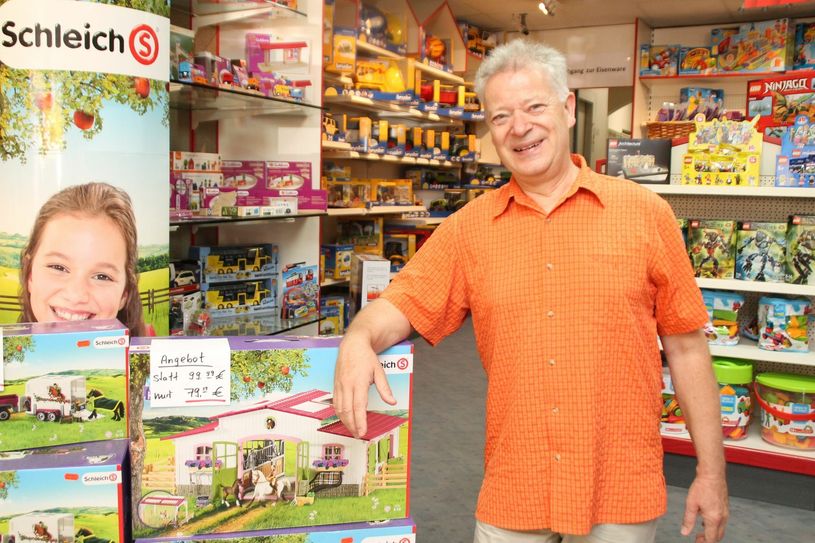 Claus Lehmann in seinem Geschäft am Kamenzer Markt.