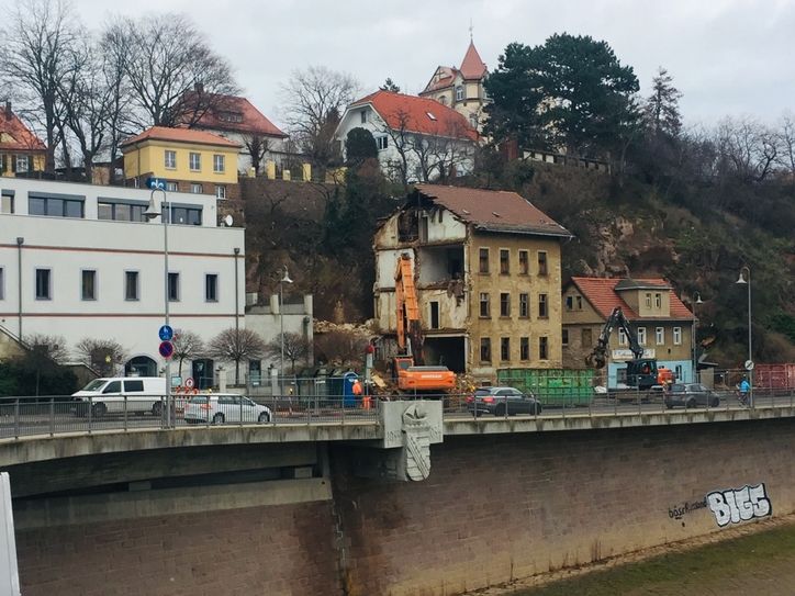 Gebäudeabriss an der Bahnhofstraße in Meißen. Fotos: Schreiber-Münch