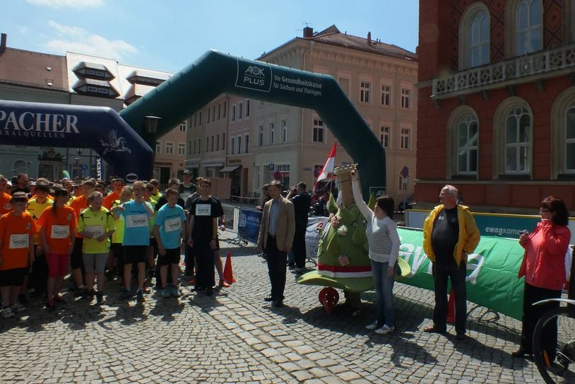 Nicht nur geradelt, gelaufen und gewalkt wird am ersten Maisonntag in Kamenz. Auch eine neue Auflage des Inklusionslaufes, bei dem Teams aus behinderten und nichtbehinderten Sportlern an den Start gehen, wird angeboten. Anmeldungen sind bereits möglich. (Foto: Archiv/rh)