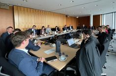 Vertreter der Lausitzrunde trafen sich im Paul-Löbe-Haus des Bundestages zu Gesprächen mit Abgeordneten von CDU und SPD.