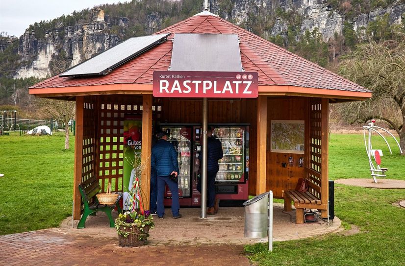 Der neue »Proviantomat« in Kurort Rathen lädt zur Rast ein.