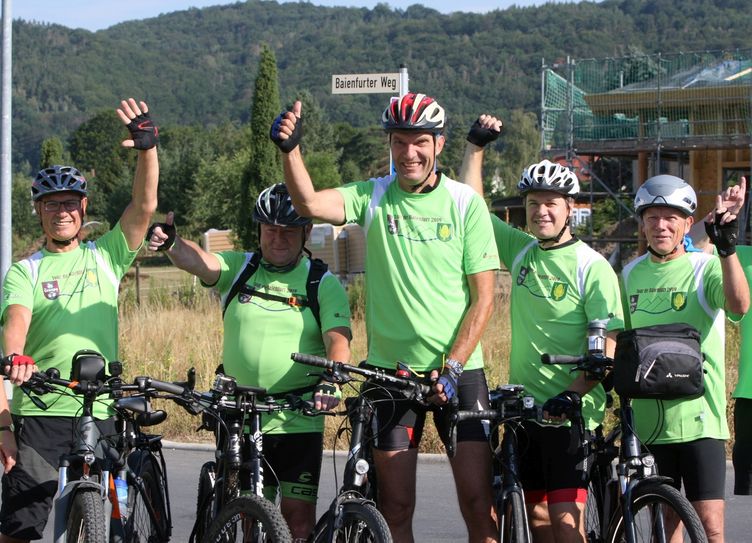 Die Radlertruppe kurz vor dem Start am Baienfurter Weg. Foto: D. Förster