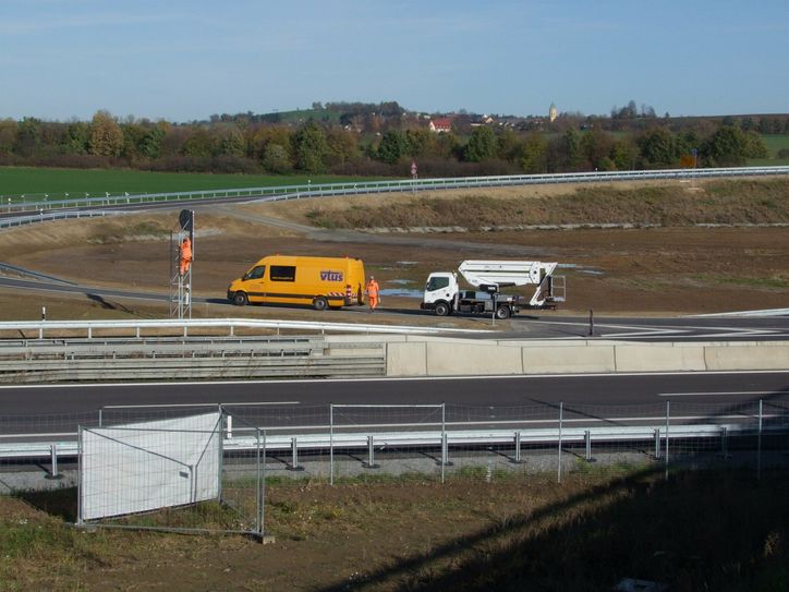 Am Mittwoch wurde das Teilstück der Staatsstraße zwischen Radeberg und der A4-Anschlussstelle Pulsnitz für den Verkehr freigegeben.