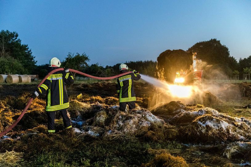 Über eine 400 m lange Leitung musste das Wasser geholt werden.  Fotos: M. Förster