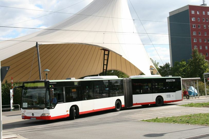 Bus aus Gelsenkirchen am Sachsendorfer Zelt. Foto: CBVerkehr