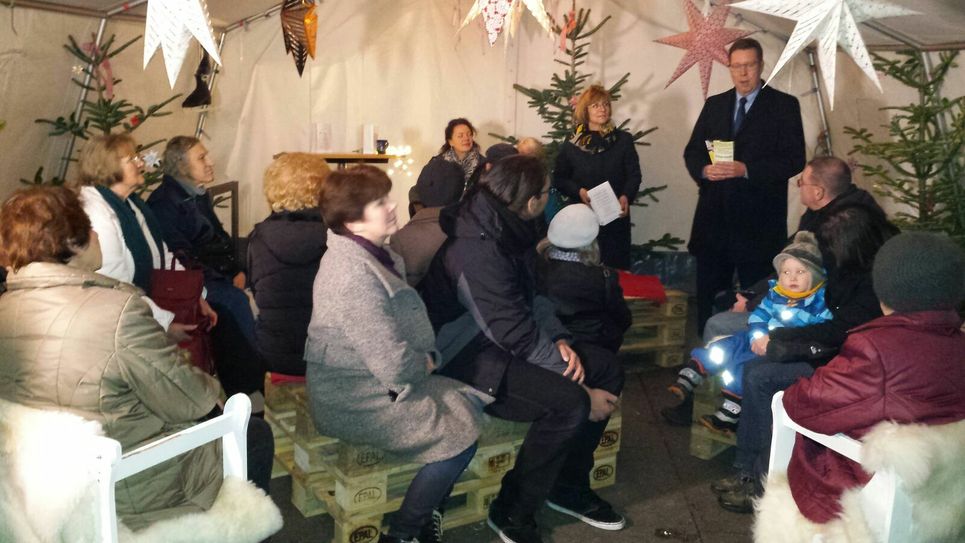 Letzte große Aktion der Stiftung war der Betrieb des Lesezeltes im Rahmen des Cottbuser Weihnachtsmarktes. Foto: privat