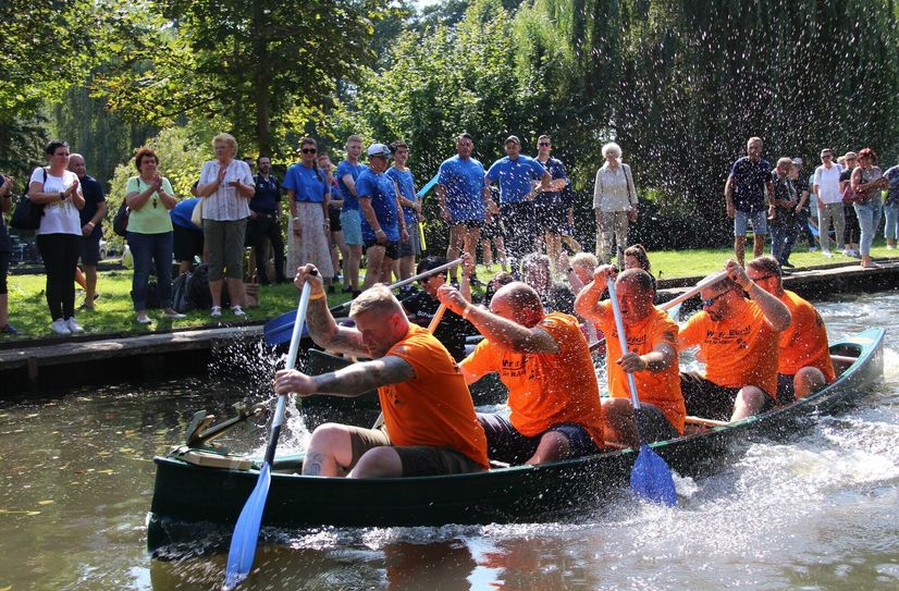 Spannende Wettkämpfe auf der Spree gab es während des Paddelwettbewerbes im Rahmen »30 Jahre Landkreis OSL«.