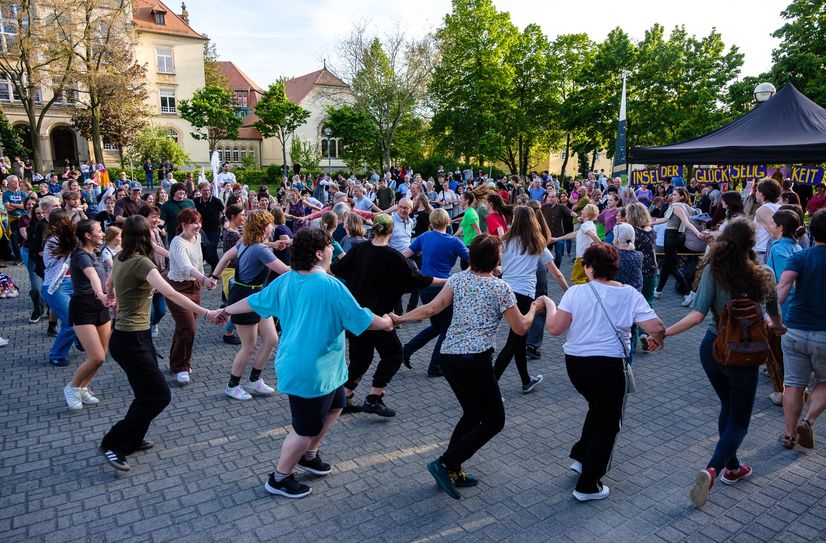 Beim »Happy Monday« kann am Montag wieder das Tanzbein geschwungen werden, dann aber auf dem Hauptmarkt.Foto: Pixilla
