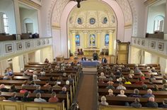 Die offene Bürgerversammlung in der evangelischen Kirche am Markt 5 in Altdöbern war gut besucht.