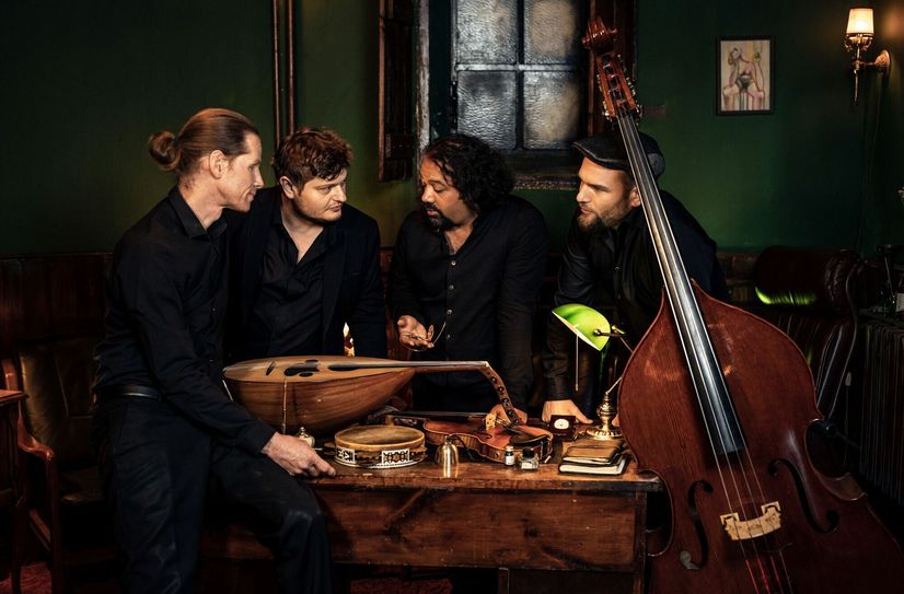 Die Musiker vom Ajam Quartet.