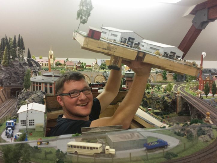 Martin Zschüttig steckt sprichwörtlich tief in Arbeit.