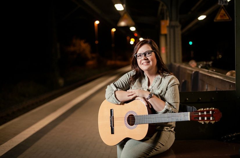 Anja Behrendt stammt gebürtig aus Bautzen, lebt in Eibau. Seelenanker ist ihr zweites Album.